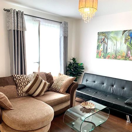 2-Bedrooms Modern Apartment Next To Velodrome, Lounge, Balcony, Parking, Abba London Exterior photo