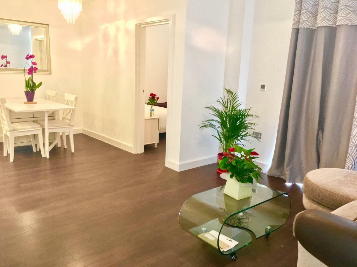 2-Bedrooms Modern Apartment Next To Velodrome, Lounge, Balcony, Parking, Abba London Exterior photo