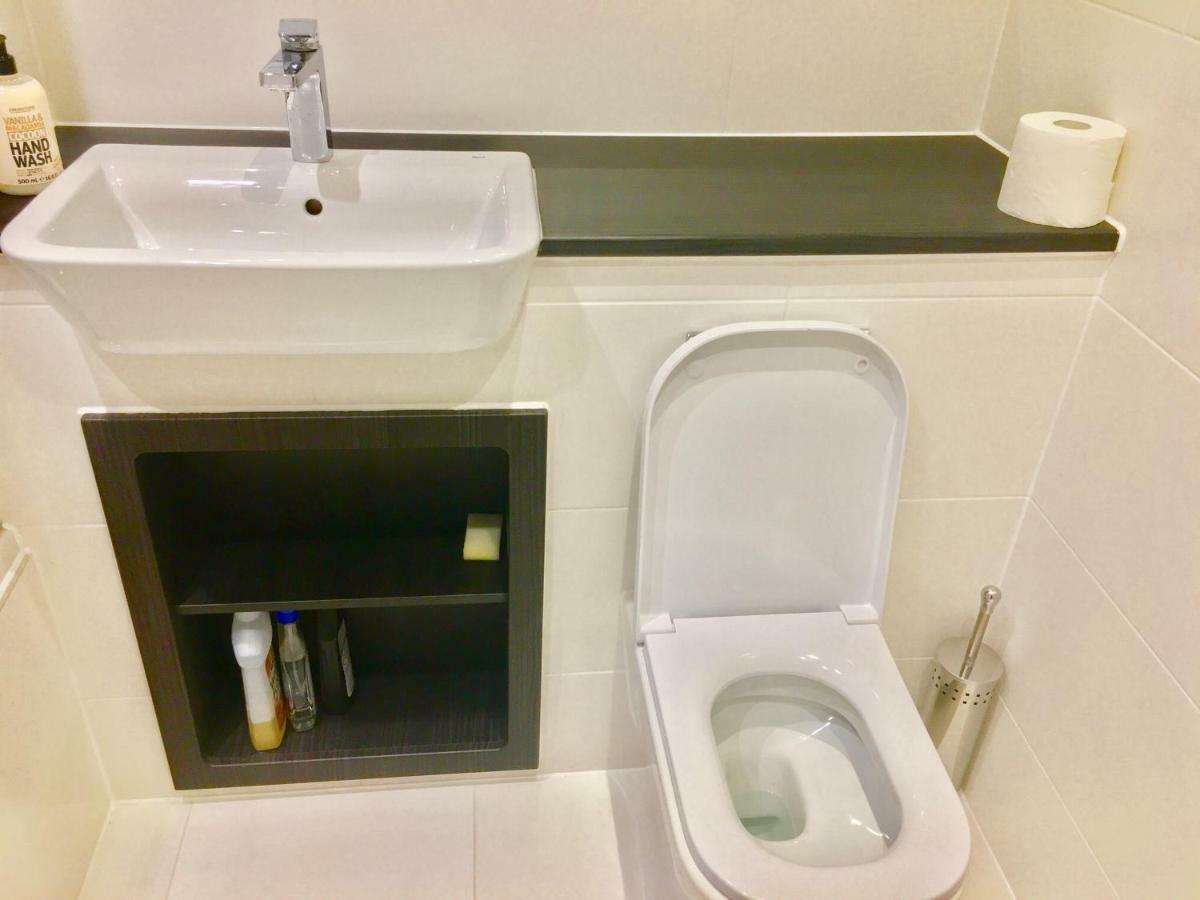 2-Bedrooms Modern Apartment Next To Velodrome, Lounge, Balcony, Parking, Abba London Exterior photo