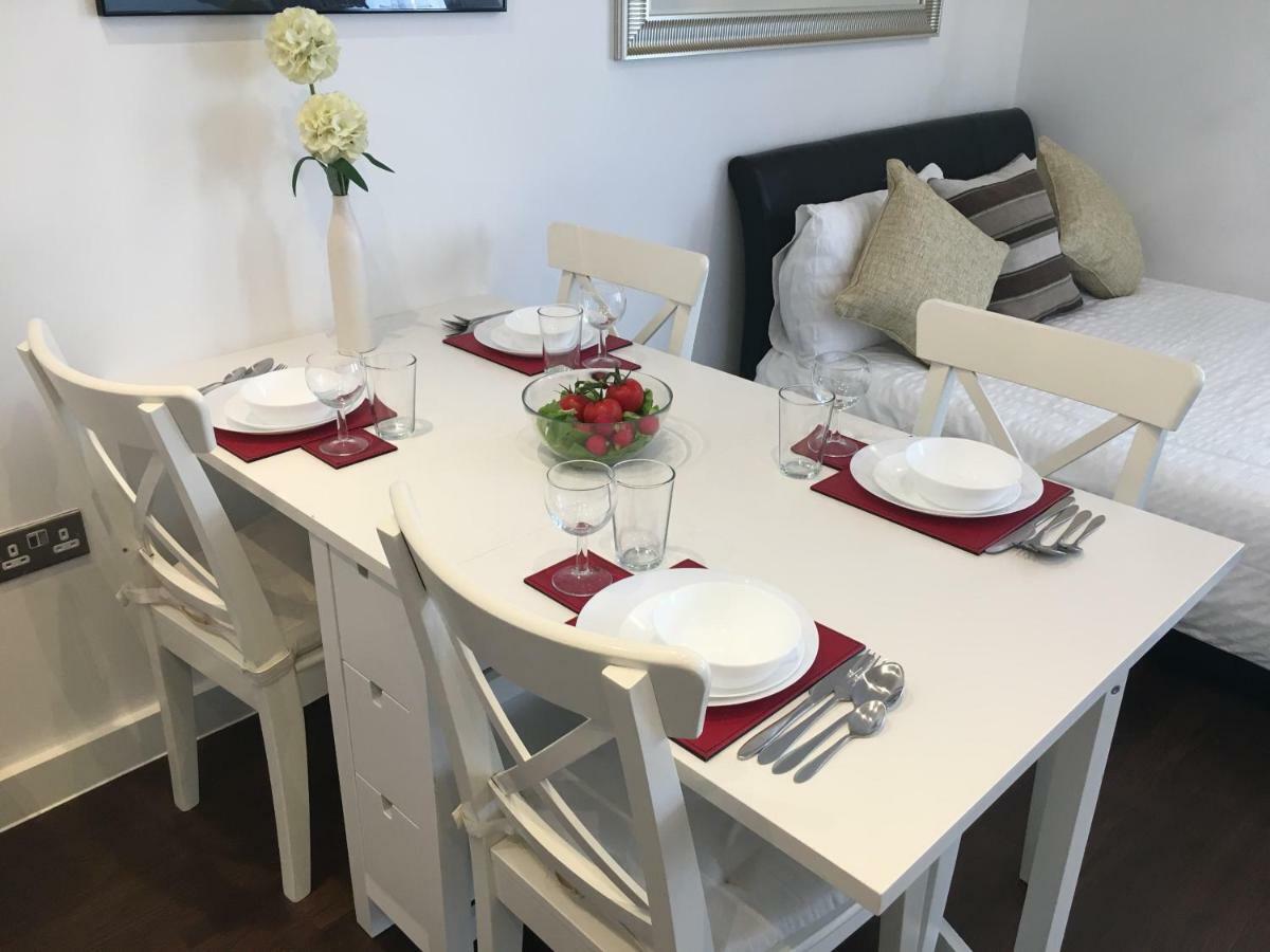 2-Bedrooms Modern Apartment Next To Velodrome, Lounge, Balcony, Parking, Abba London Exterior photo