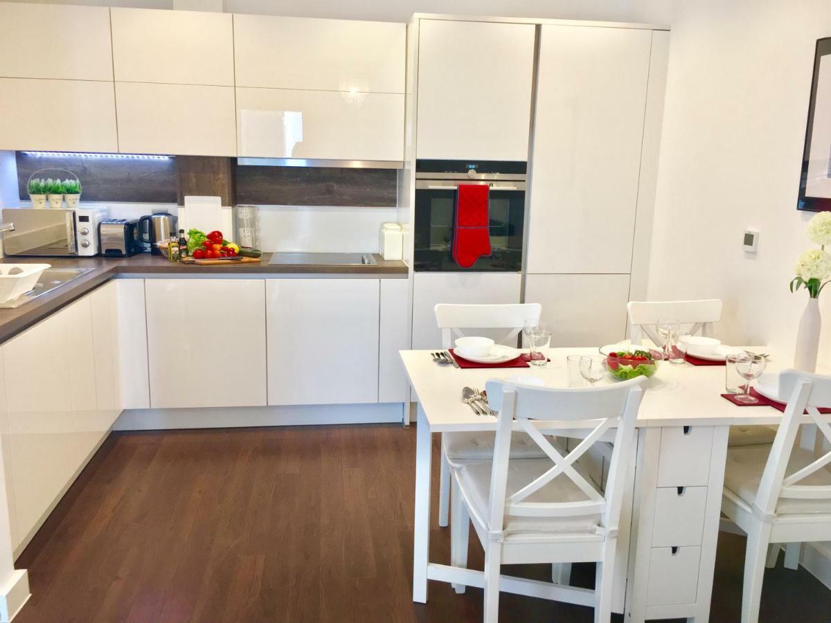 2-Bedrooms Modern Apartment Next To Velodrome, Lounge, Balcony, Parking, Abba London Exterior photo
